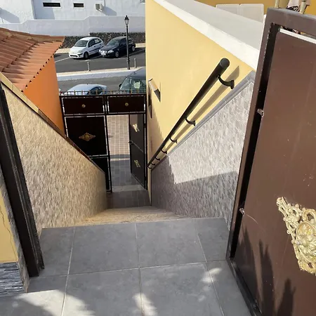 Апартаменты Cozy Two Bedroom In San Blas Golf Del Sur Tenerife