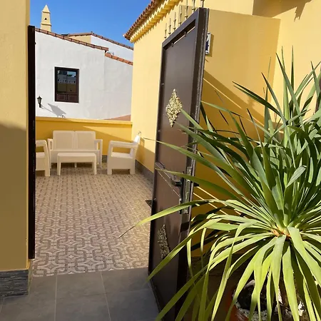 Апартаменты Cozy Two Bedroom In San Blas Golf Del Sur Tenerife Сан Мигель